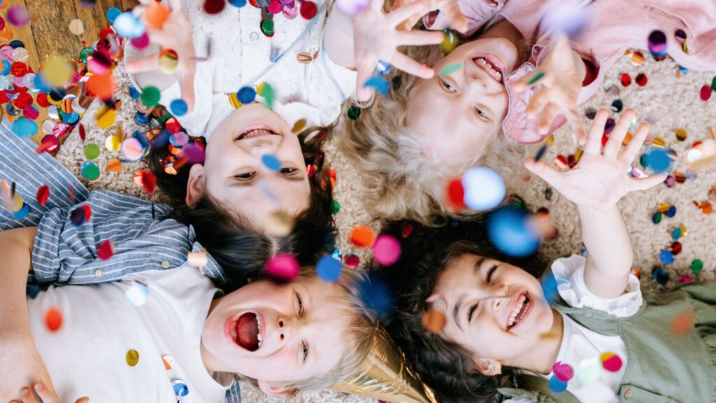 Fiestas infantiles en Sabaneta: ¿Qué incluye el Kit Fiestero de la Bolera Mayorca?